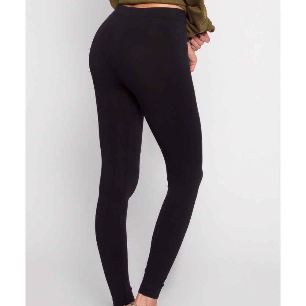 NWT [Wet Seal] Mid-Rise Black Leggings